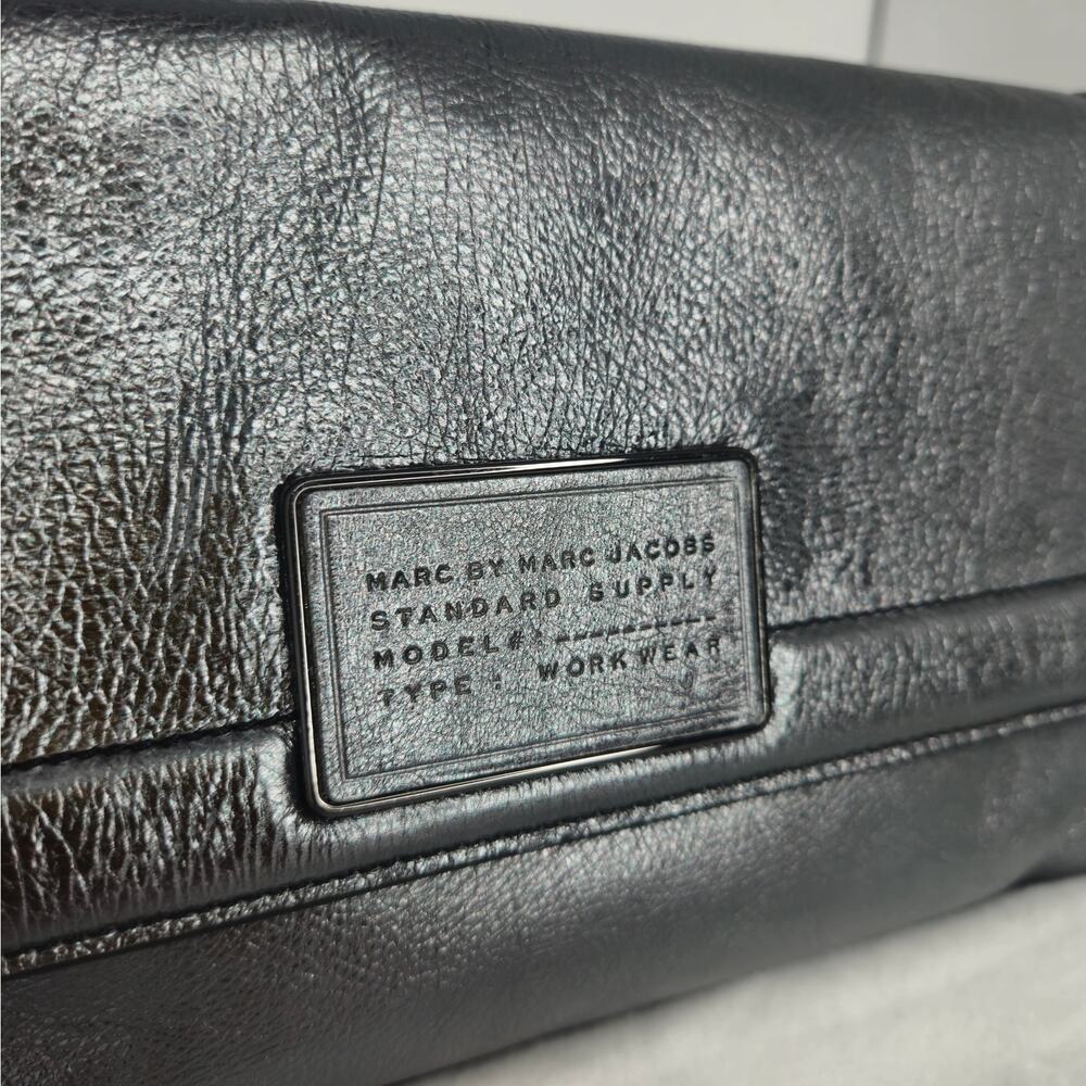 NWT Marc by Marc Jacobs Leather Gunpowder Metallic Clutch Purse - Picture 2 of 9